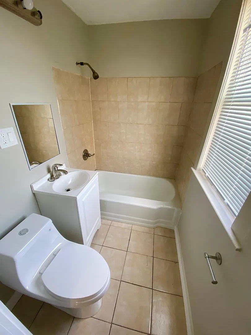 1 Bedroom | 1 Bathroom | + Bonus Room — Photo 3