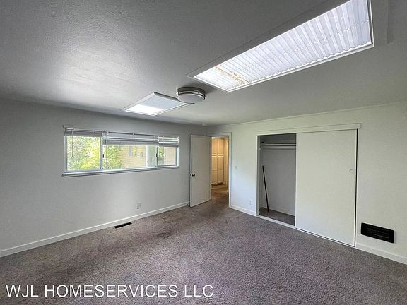 3rd image of 2227 168th Ave NE