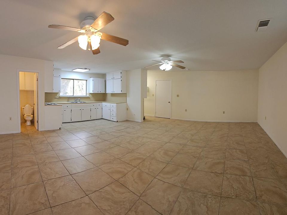 2nd image of 209A Oakhill Dr