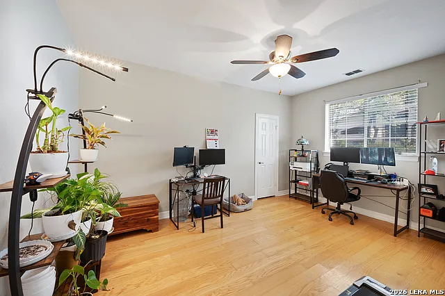 109 Trailcrest St — Photo 36