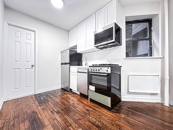 2nd image of 533 W 49th St APT 2RW