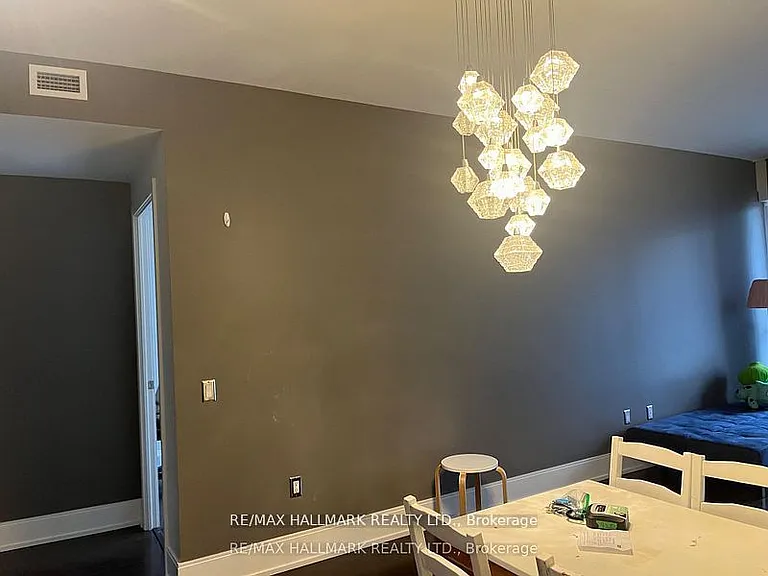 560 Front St W #428 — Photo 33