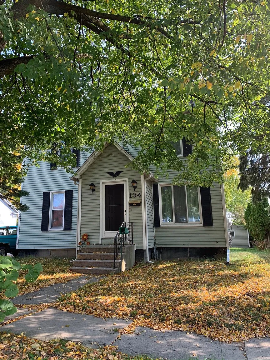 134 Greenly St photo 1