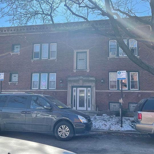 1st image of 4727 W Wellington Ave APT 2