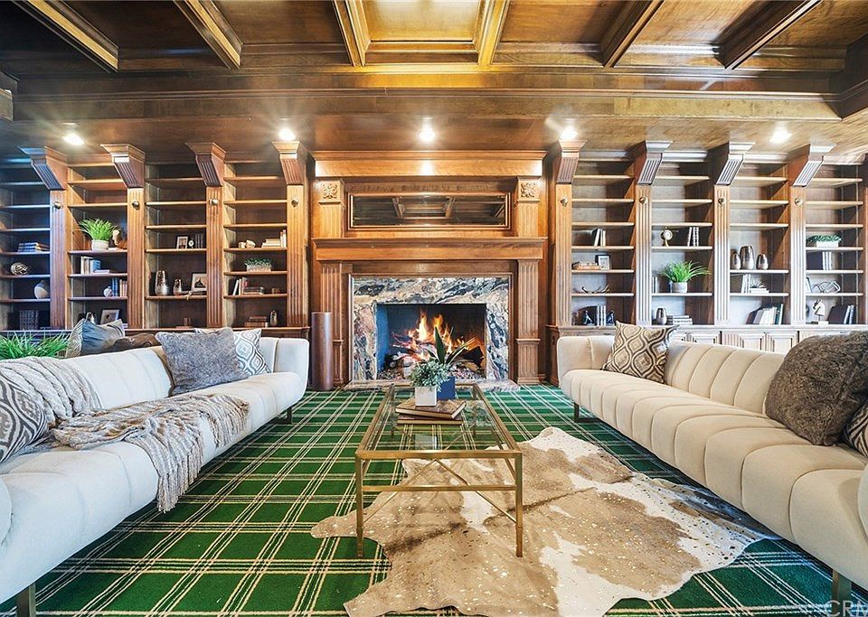 1st image of 4003 E La Veta Ave