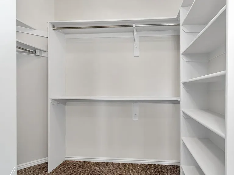 686 N 950 W — Photo 19