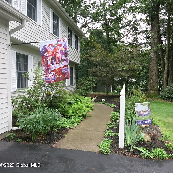 3rd image of 18 Friar Tuck Court