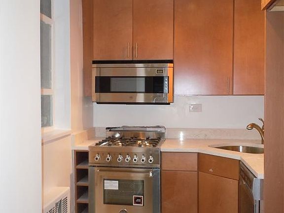 3rd image of 2575 Palisade Ave APT 9E