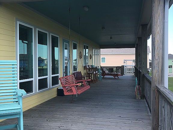 3rd image of 980 Hamilton Dr