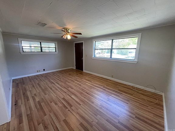 5th image of 1000 Marion Ave