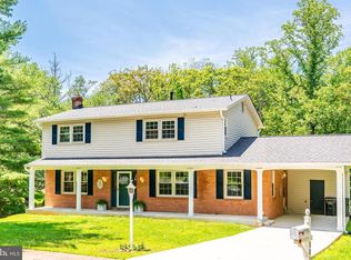 8817 Bridle Wood Dr, Springfield, VA 22152