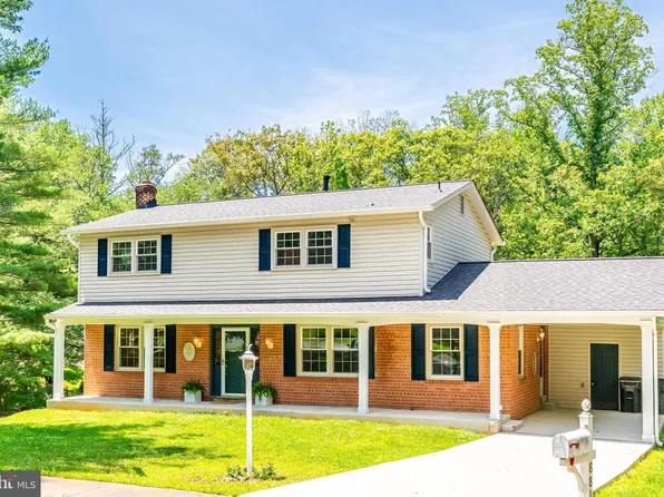 8817 Bridle Wood Dr, Springfield, VA 22152