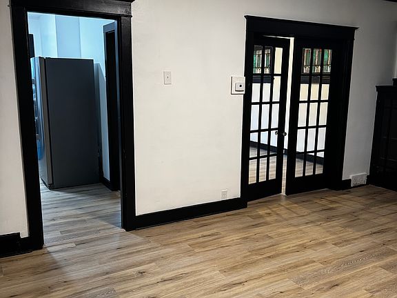 4th image of 2601 Main St