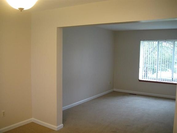 4th image of 1530 Northbrook Dr
