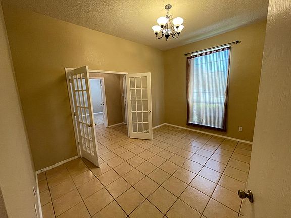 3rd image of 1705 Coastline Ln