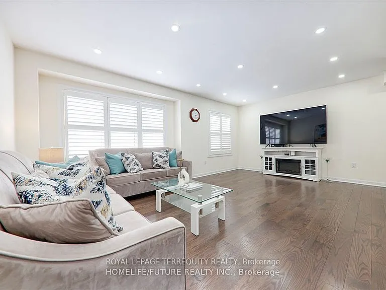 2412 Fall Harvest Cres — Photo 13