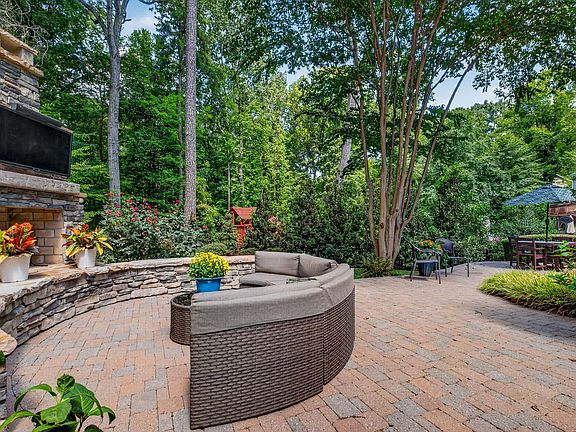 2nd image of 8501 Southfield Pl
