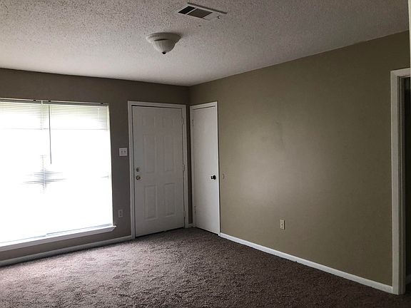 3rd image of 2611 W Angela Cir