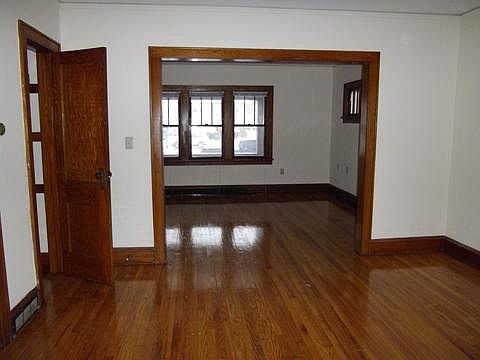 4th image of 2306 E Washington Ave #3008220