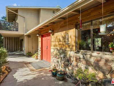 21145 Mulholland Dr, Woodland Hills, CA, 91364