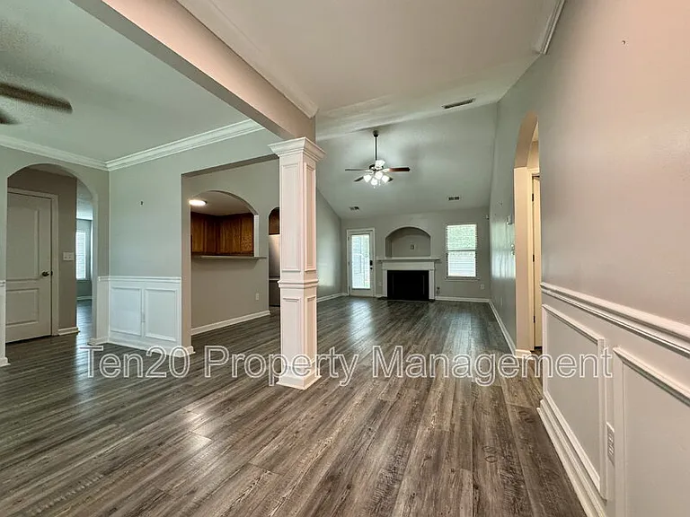 400 Gwynnes Way — Photo 5