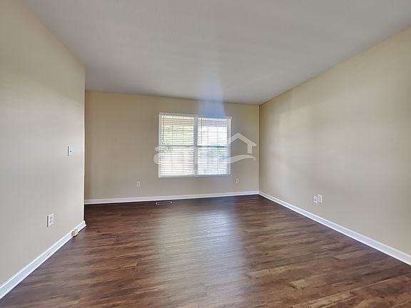 3rd image of 3007 Cypress Hill Dr