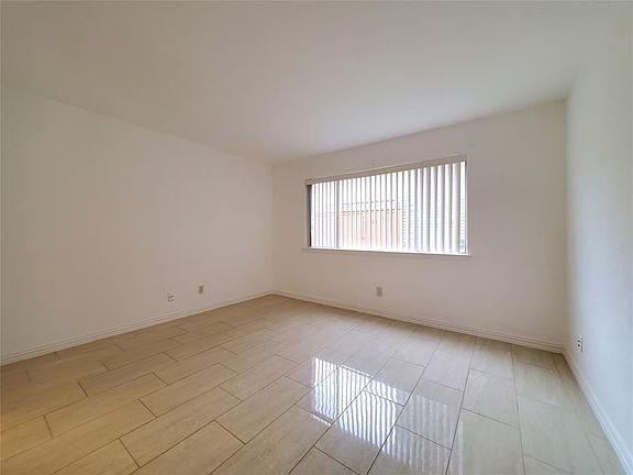 3rd image of 111 Trellis Pl #111