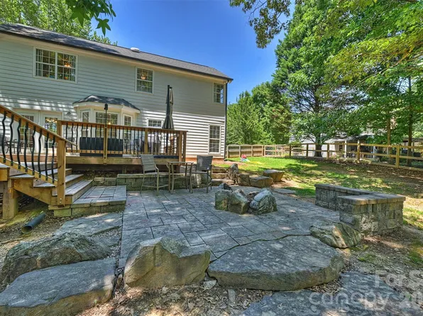 6000 Burnt Mill Run, Matthews, NC 28104