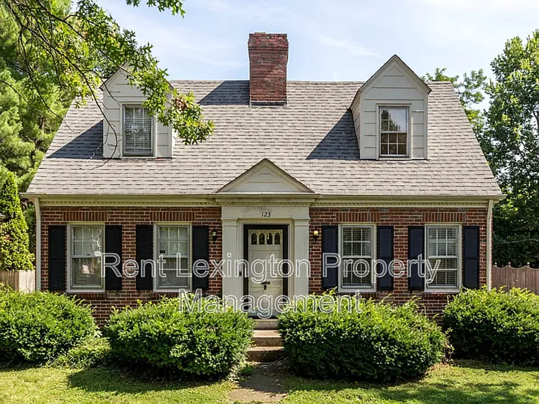 123 Barberry Ln — Photo 2