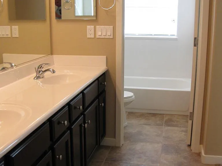 1119 E Cedar St — Photo 12