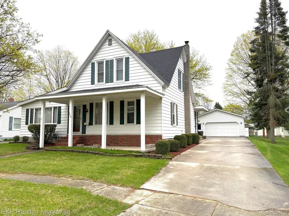 206 Spring St, Yale, MI 48097