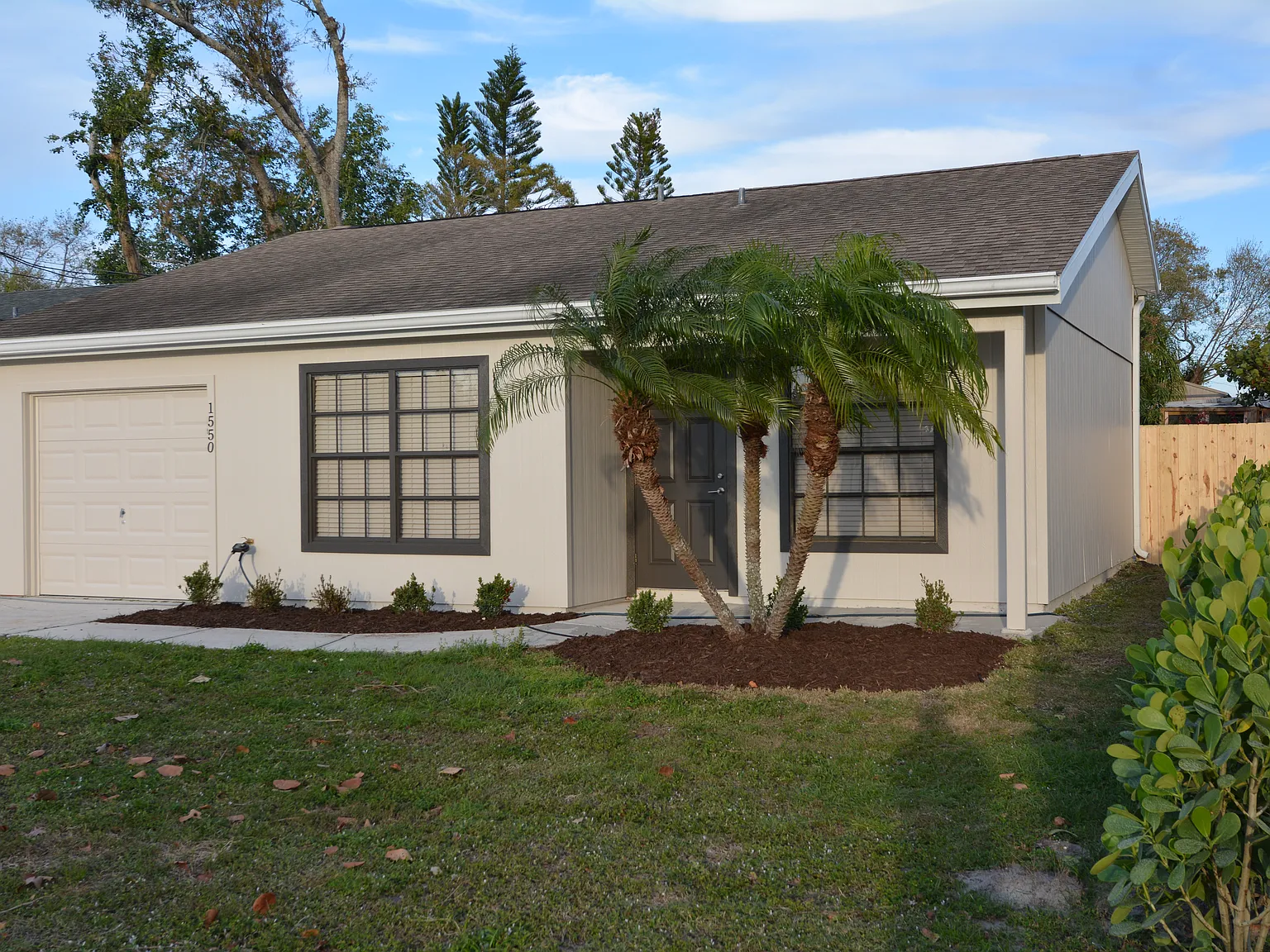 1550 N Pompano Ave — Photo 1