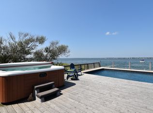 (Undisclosed Address), Westhampton, NY 11977