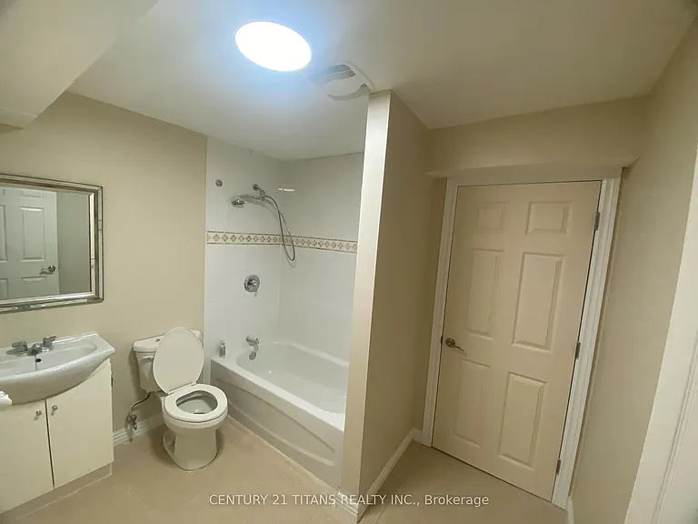 165 Elizabeth St #BASEMENT — Photo 8