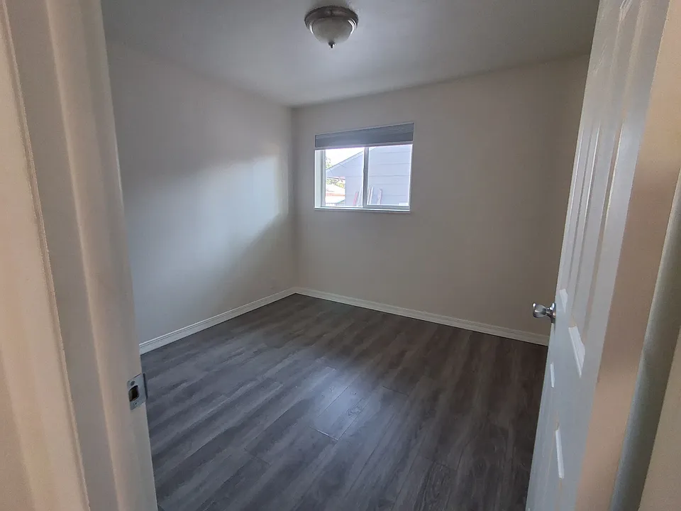 203 W Amherst Ct