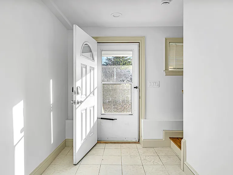 2601 Washington St — Photo 20