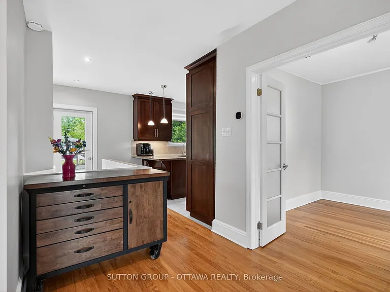 85 Riverdale Ave — Photo 4