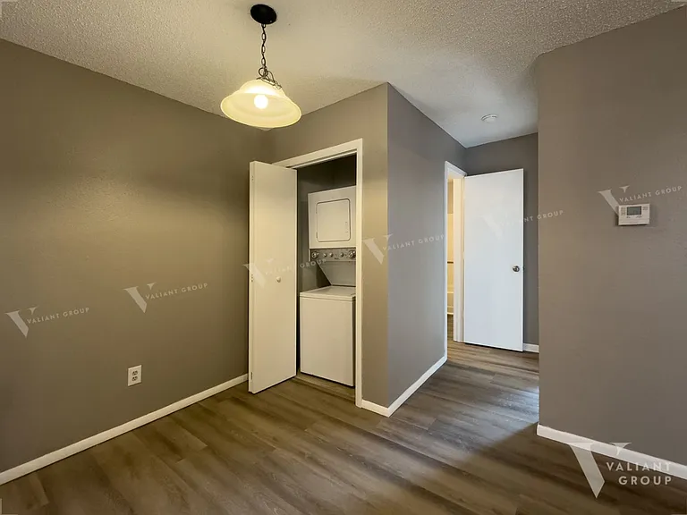 2153 E Cherry St — Photo 12