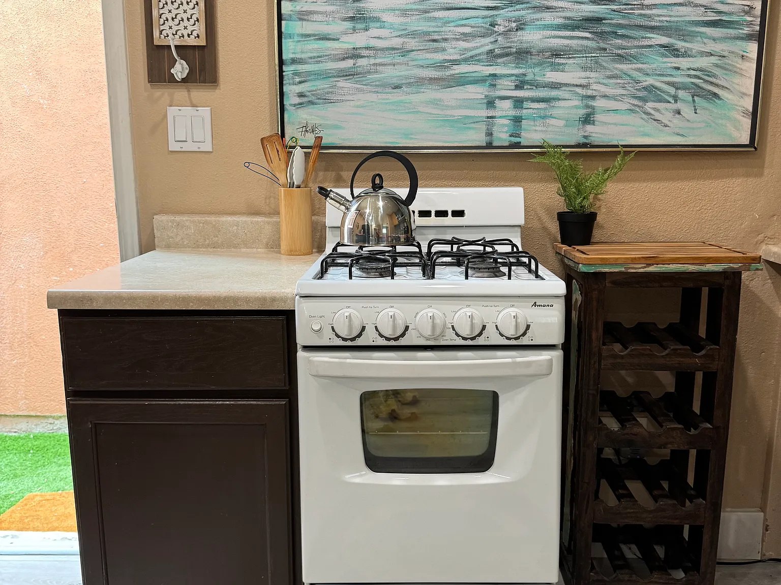 Studio, 450 sqft, $2,400 — Photo 2