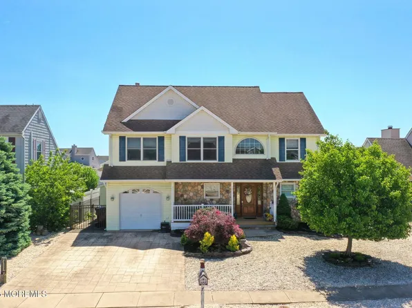 71 Top Sail Court, Bayville, NJ 08721