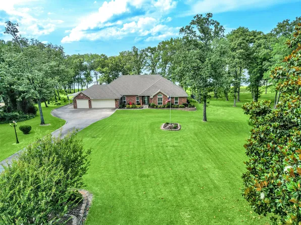 525 Rs County Rd #3346, Emory, TX 75440