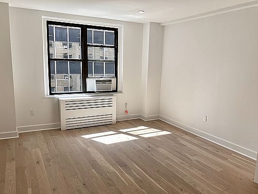 1st image of 160 E 48th St #F14