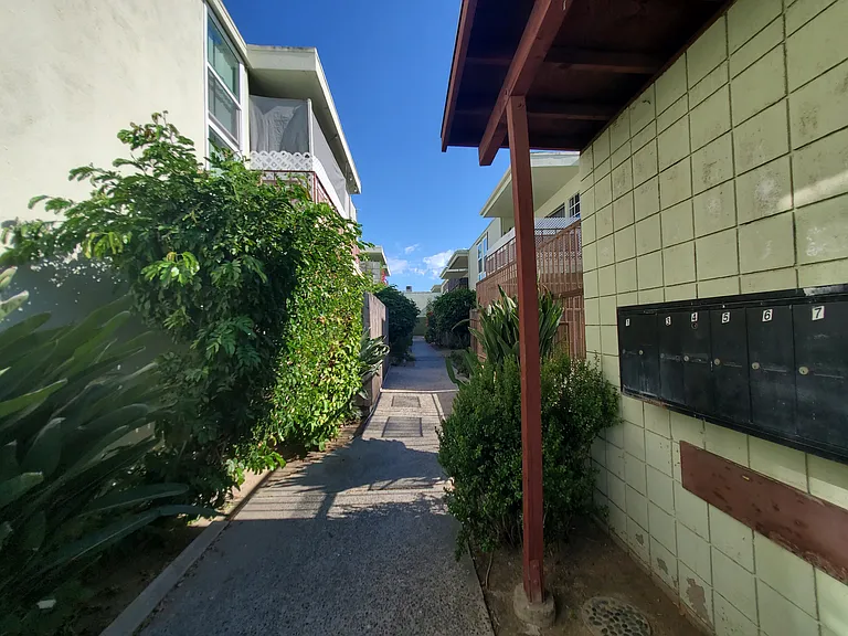 9070 Huntington Dr #6 — Photo 6