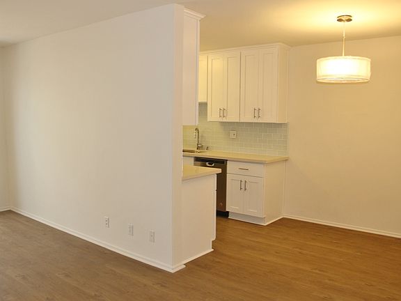 3rd image of 1433 S Saltair Ave APT 4