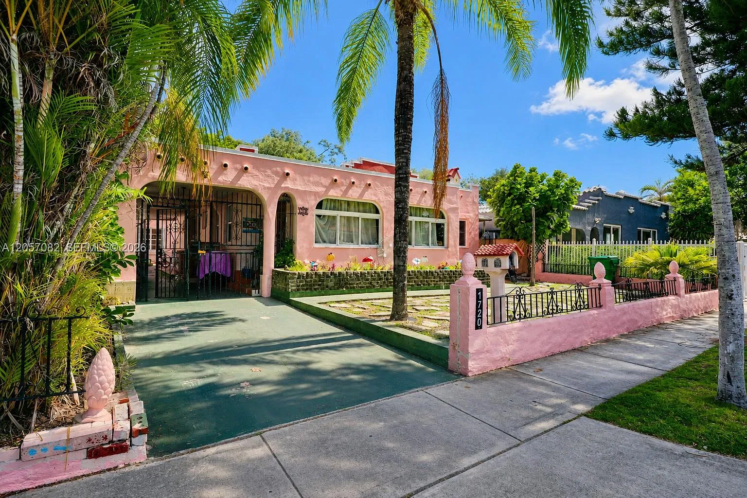 1720 SW 11th Ter #1720 — Photo 3