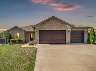 39 Lodgepole Ln, Reeds Spring, MO 65737