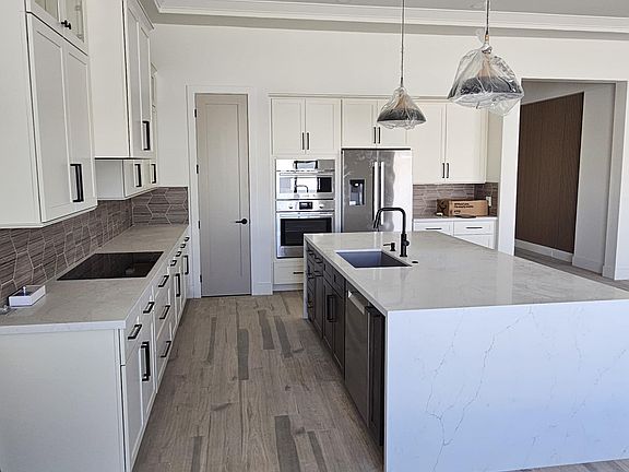 3rd image of 15528 E CHICORY Drive