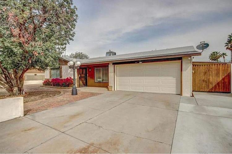 Nice corner lot
