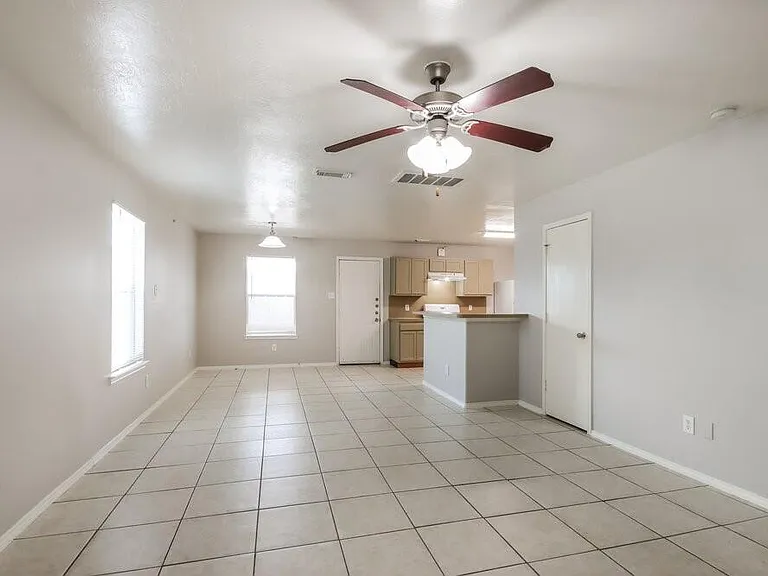 21243 Linden House Ct — Photo 5
