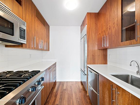 4th image of 88 Greenwich St APT 1807